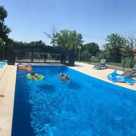 Alaguyauder Le Kota