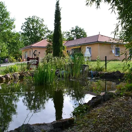 Alaguyauder Le Kota B&B *